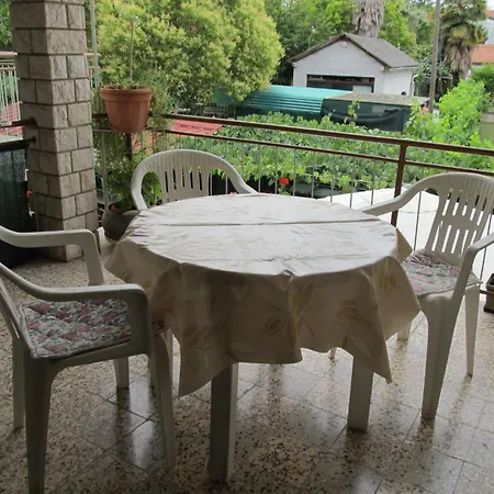 Vintage A2 Fragola - Hr-11059-02 By Interhome Poreč